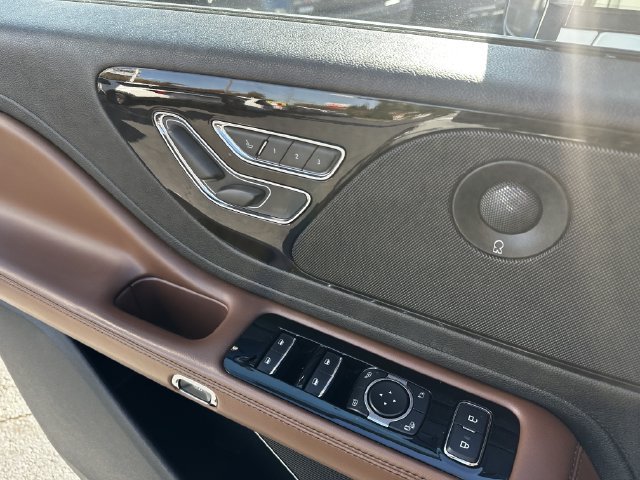 Certified 2021 Lincoln Aviator Reserve w/ Elements Package Plus AWD/4WD image 31