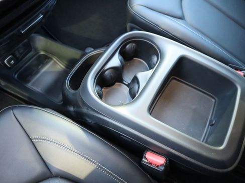 New 2026 Chrysler Voyager LX FWD image 9