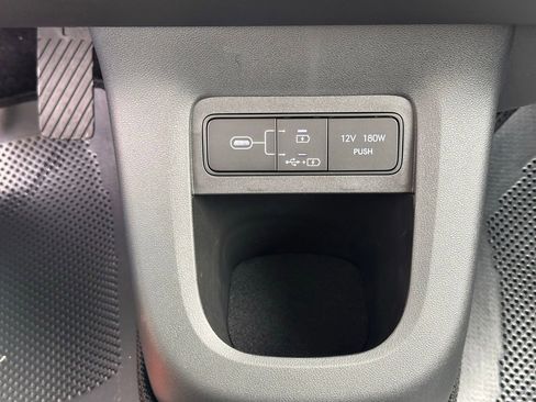 Certified 2025 Hyundai Ioniq 5 SE image 33