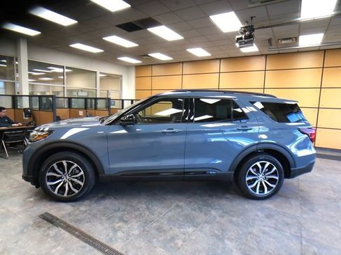 New 2026 Ford Explorer ST-Line image 4