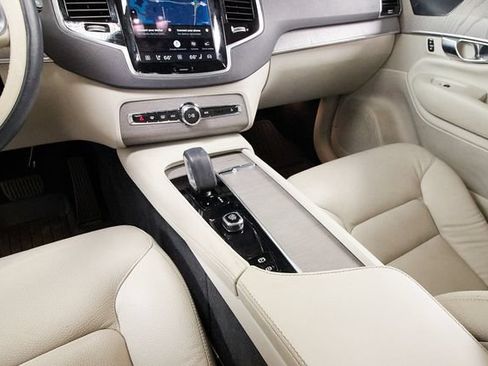 Certified 2025 Volvo XC90 T8 Plus w/ Protection Package Premier AWD/4WD image 10