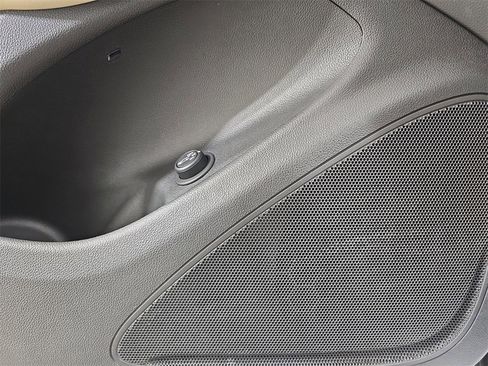 Used 2019 Buick Envision Essence image 34