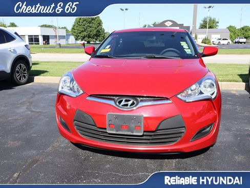 Used 2016 Hyundai Veloster FWD image 7