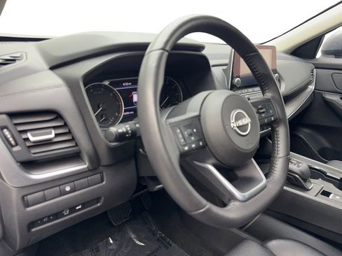 Used 2024 Nissan Rogue SV w/ SV Premium Package image 49