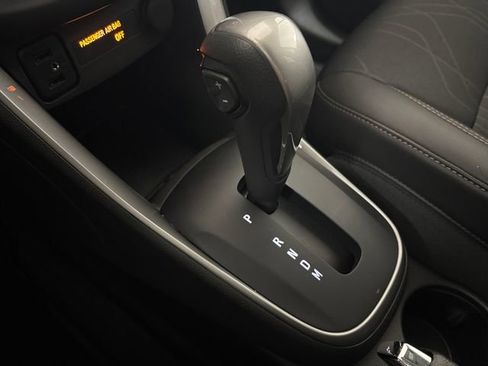 Used 2022 Chevrolet Trax LT w/ LT Convenience Package image 44