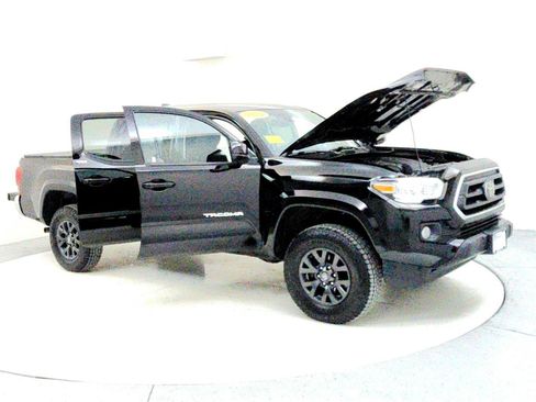 Used 2021 Toyota Tacoma SR5 image 12