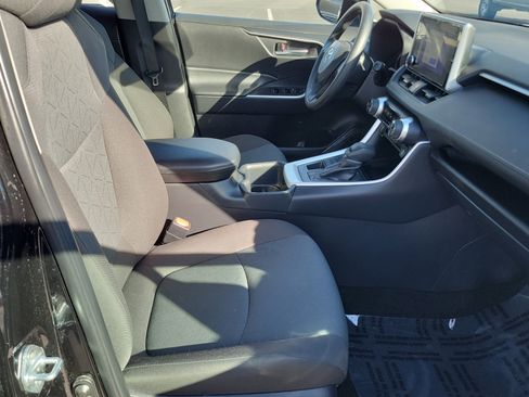 Certified 2025 Toyota RAV4 XLE image 32