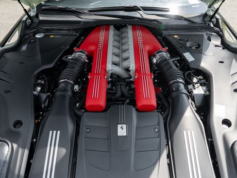 Used 2017 Ferrari F12 Berlinetta RWD image 19