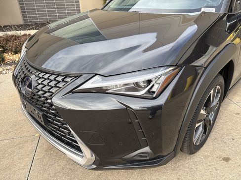 Used 2021 Lexus UX 250h w/ Premium Package image 6