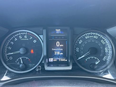 Used 2022 Toyota Tacoma TRD Off-Road AWD/4WD image 13