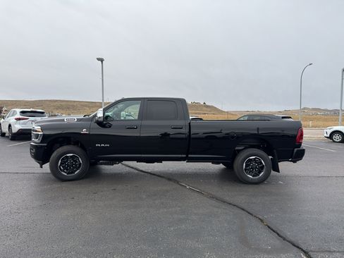 New 2026 RAM 2500 Laramie AWD/4WD image 8