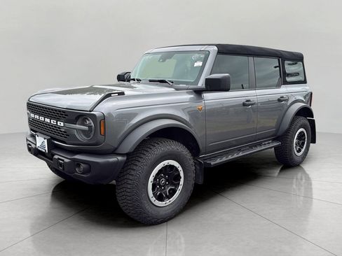 Used 2023 Ford Bronco Badlands w/ Sasquatch Package AWD/4WD image 5