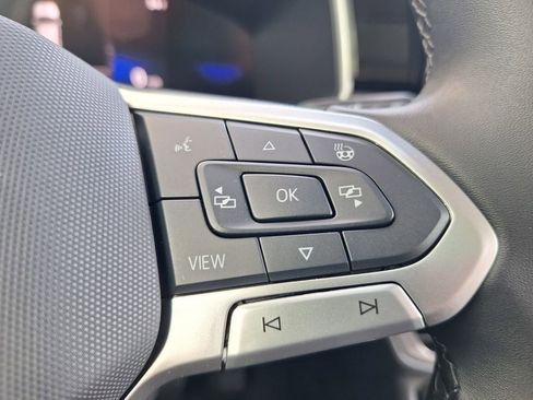 New 2026 Volkswagen Taos SE image 13