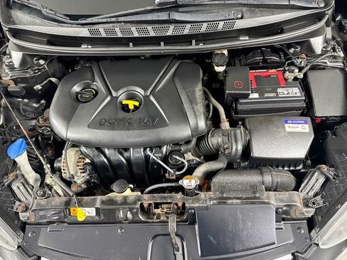 Used 2013 Hyundai Elantra GLS w/ Preferred Pkg FWD image 25