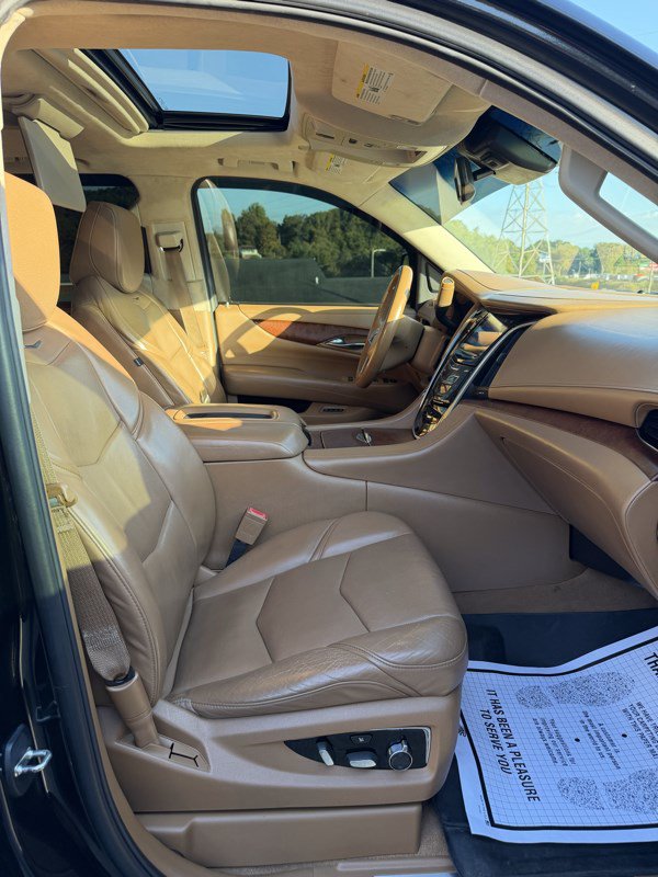 Used 2015 Cadillac Escalade Platinum AWD/4WD image 6