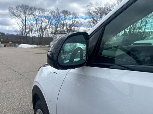 New 2027 Chevrolet Bolt LT w/ Comfort Package FWD image 24