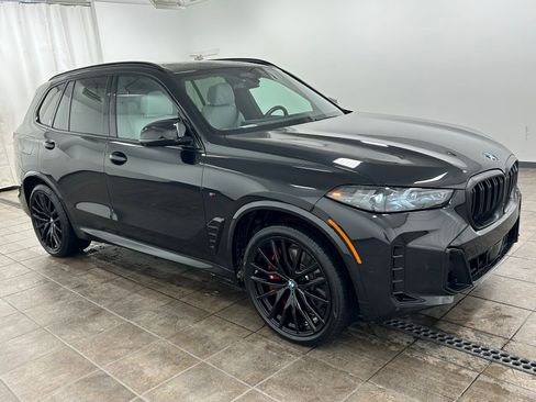 Used 2025 BMW X5 M60i image 6