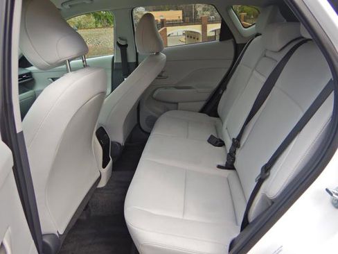 Used 2025 Hyundai Kona SEL image 13