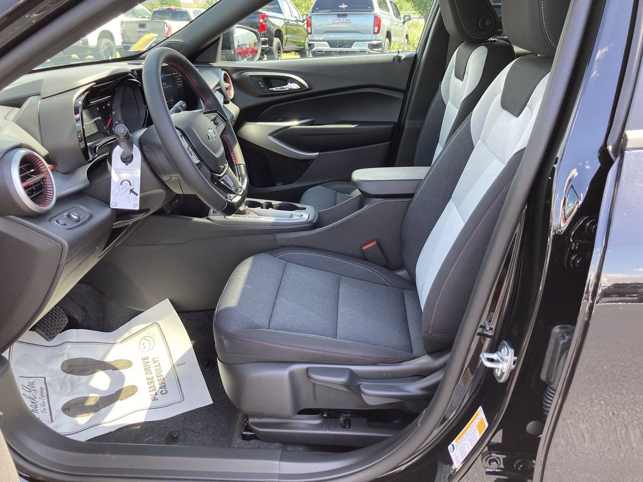 New 2026 Chevrolet Trax RS w/ Sunroof Package FWD image 24