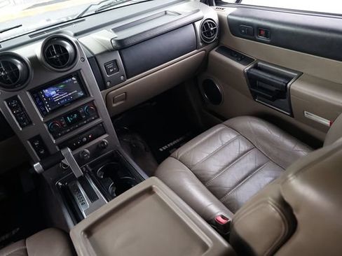 Used 2004 HUMMER H2 w/ Preferred Equipment Group AWD/4WD image 24