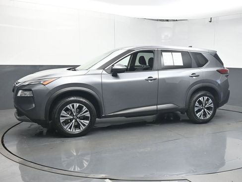 Used 2023 Nissan Rogue SV image 4