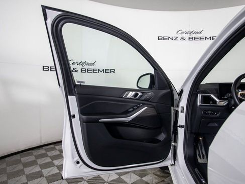 Used 2023 BMW X7 xDrive40i w/ M Sport Package image 21