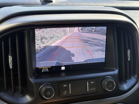 Used 2022 Chevrolet Colorado Z71 w/ Safety Package image 17