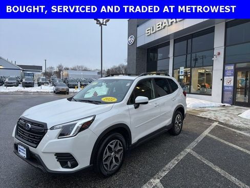 Used 2022 Subaru Forester Premium image 1