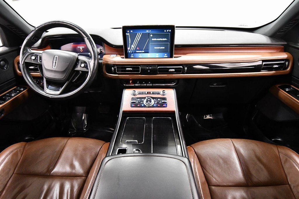 Used 2021 Lincoln Aviator Reserve AWD/4WD image 3