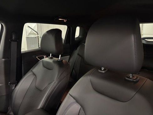 Used 2026 Jeep Compass Latitude AWD/4WD image 7