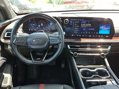 Used 2024 Chevrolet Traverse RS w/ LPO, Floor Liner Package AWD/4WD image 11