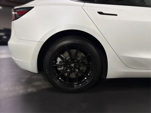 Used 2022 Tesla Model 3 image 23