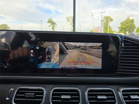 Used 2025 Mercedes-Benz GLE 350 4MATIC image 30