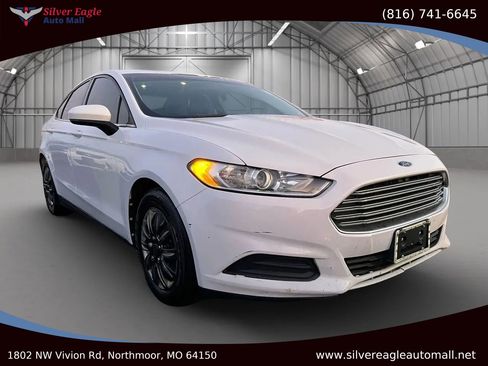 Used 2014 Ford Fusion S image 3