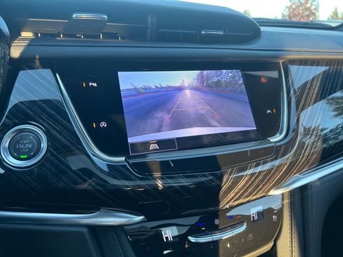 Used 2025 Cadillac XT6 Premium Luxury image 19