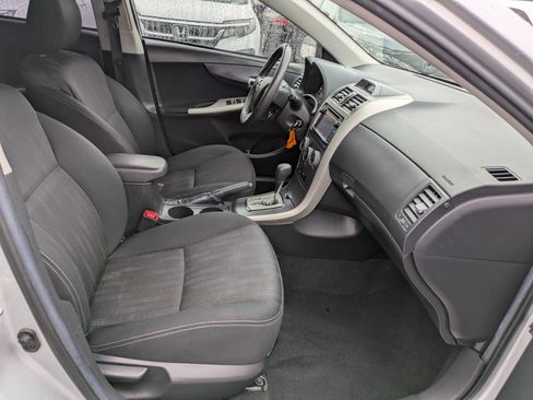 Used 2013 Toyota Corolla S image 28