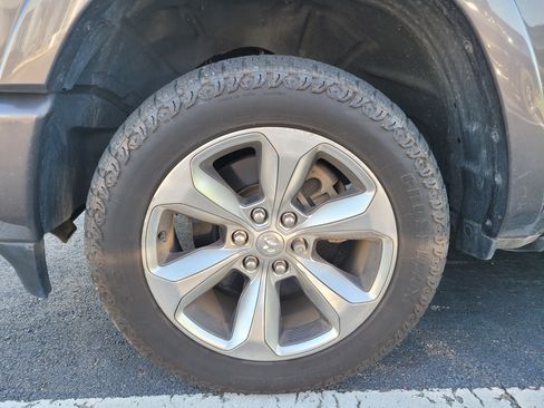 Used 2022 RAM 1500 Limited w/ Body Color Bumper Group AWD/4WD image 8