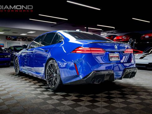 Used 2025 BMW M5 w/ Carbon Package image 2