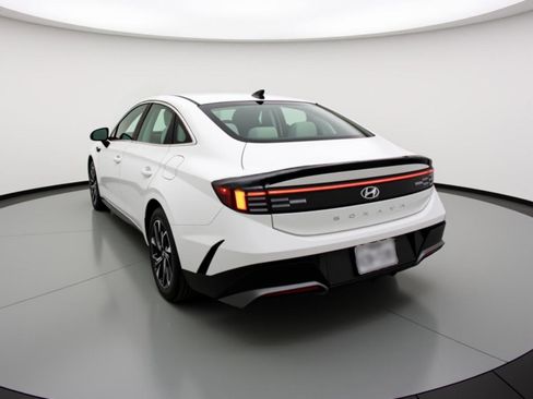 Used 2025 Hyundai Sonata SEL FWD image 6