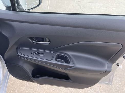 Used 2023 Nissan Versa SV image 16