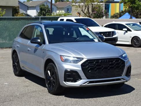 Used 2023 Audi Q5 2.0T Premium Plus w/ Premium Plus Package AWD/4WD image 2