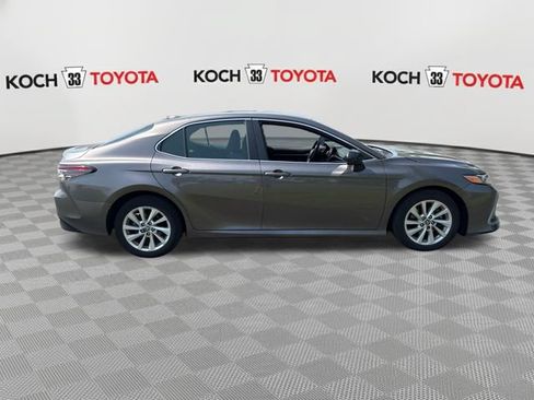 Used 2022 Toyota Camry LE FWD image 9