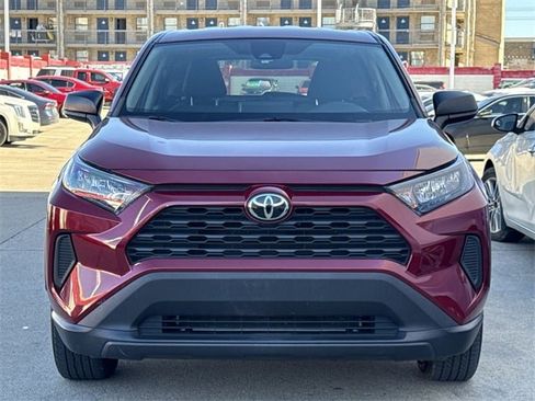 Used 2022 Toyota RAV4 LE image 8