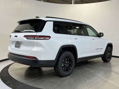 New 2025 Jeep Grand Cherokee L Altitude image 3