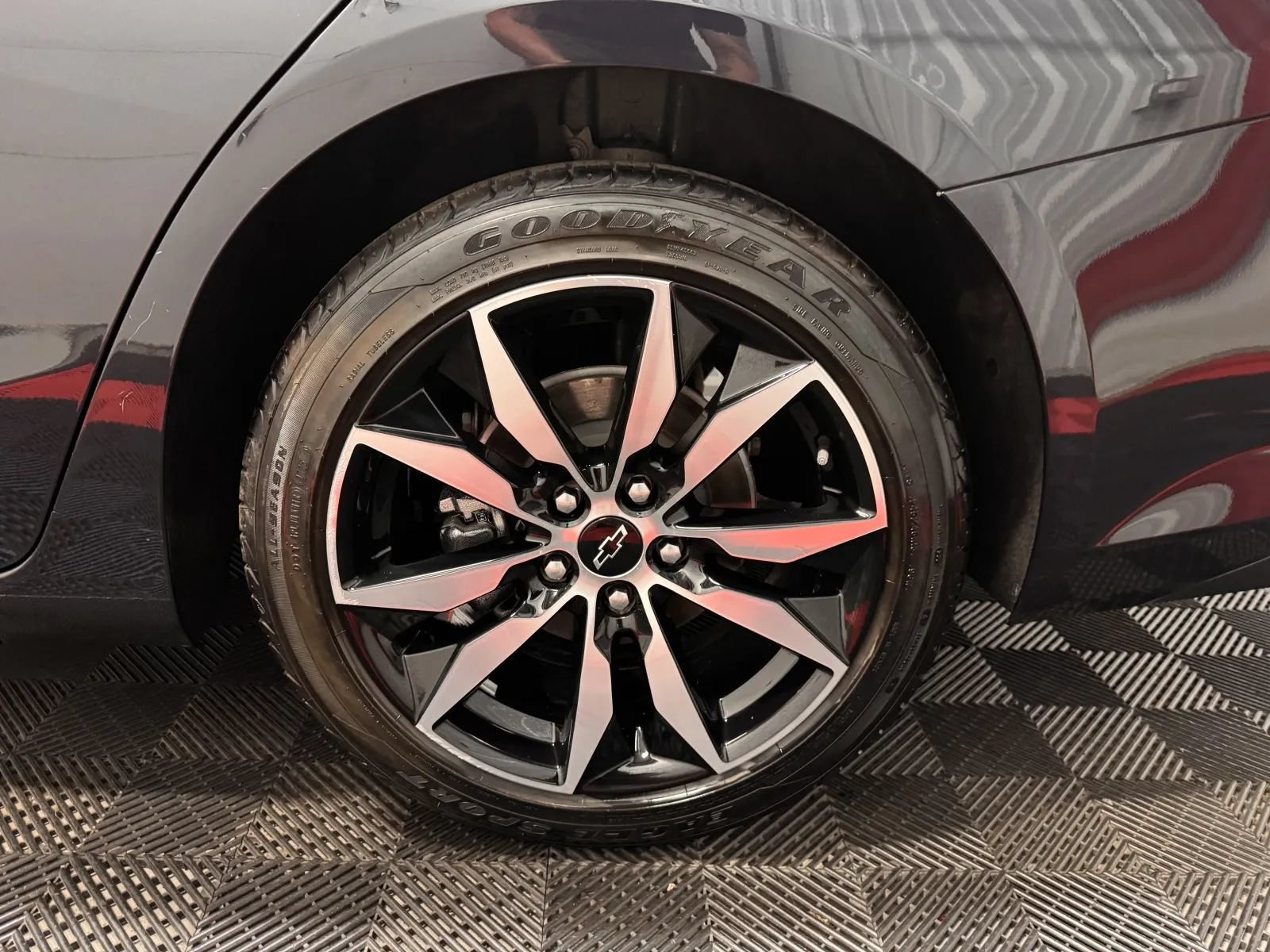 Used 2022 Chevrolet Malibu RS w/ LPO, Floor Liner Package FWD image 12