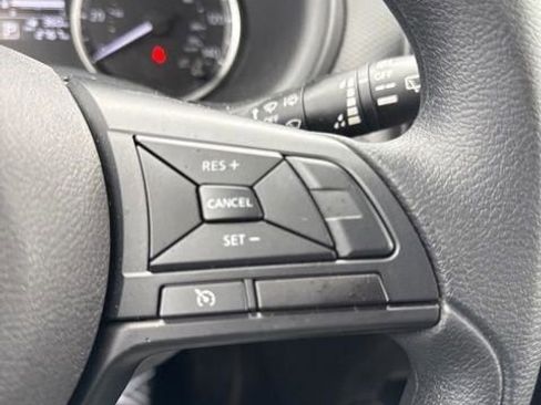 Used 2025 Nissan Kicks Play S image 32