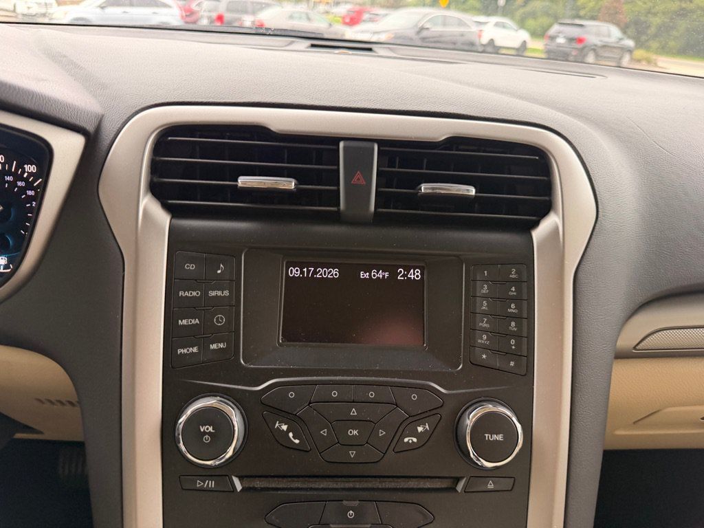 Used 2013 Ford Fusion SE FWD image 24