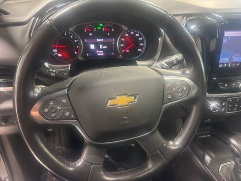 Used 2022 Chevrolet Traverse LT w/ LT Premium Package image 6