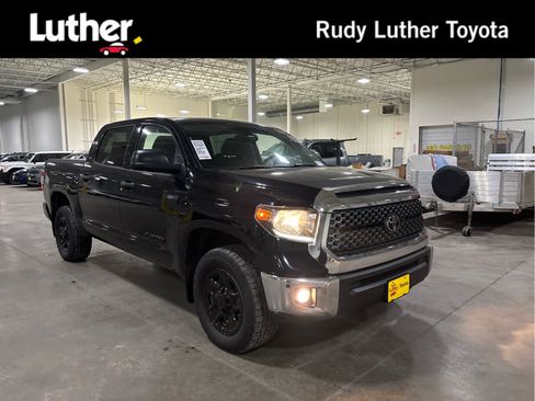 Used 2020 Toyota Tundra SR5 w/ SR5 Convenience Package AWD/4WD image 1
