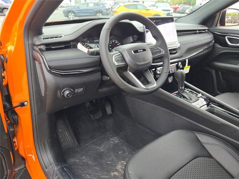 New 2026 Jeep Compass Latitude image 23